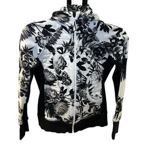 Lululemon Calm & Cozy Jacket in Brisk Bloom Black White Women's size 6